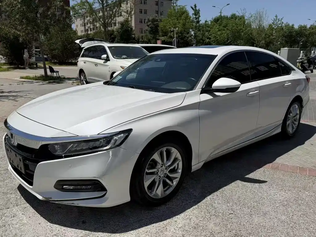 Honda Accord 2019 — фото 1