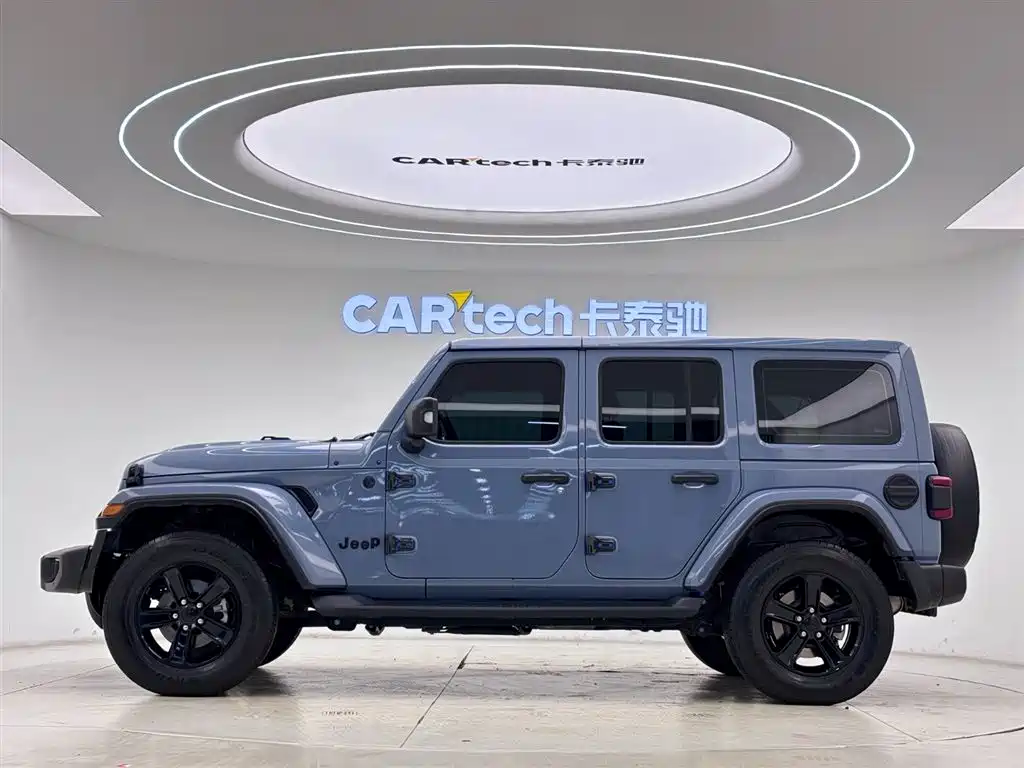 Jeep Wrangler 2023 — фото 7