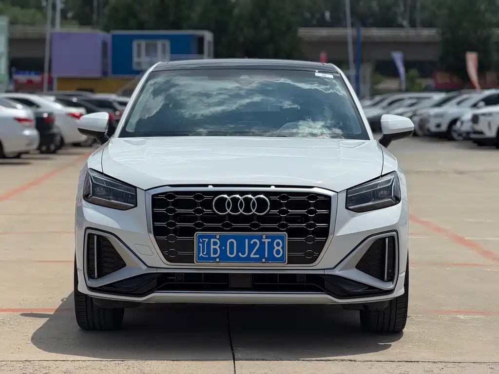 Audi Q2L 2022 — фото 2