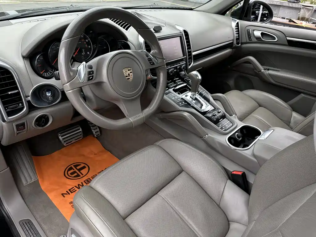 Porsche Cayenne 2011 — фото 10