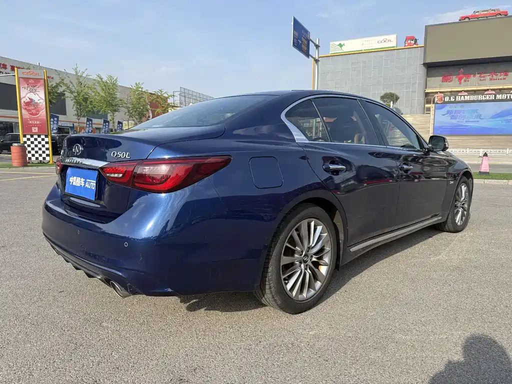 Infiniti Q50L 2018 — фото 13