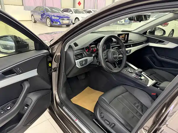 Audi A4L 2018