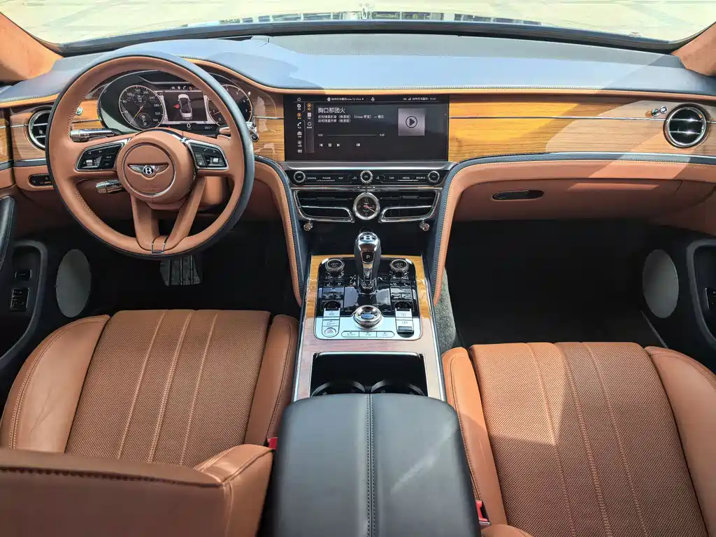 Bentley Flying Spur 2023 — фото 8