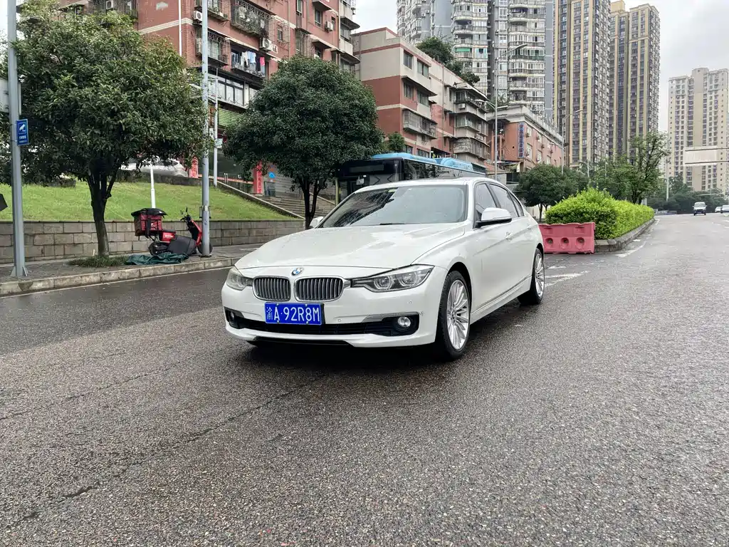 BMW 3 Series 2018 — фото 1