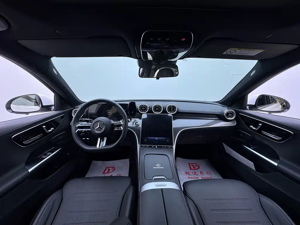 Mercedes-Benz C-Class 2024 — фото 15