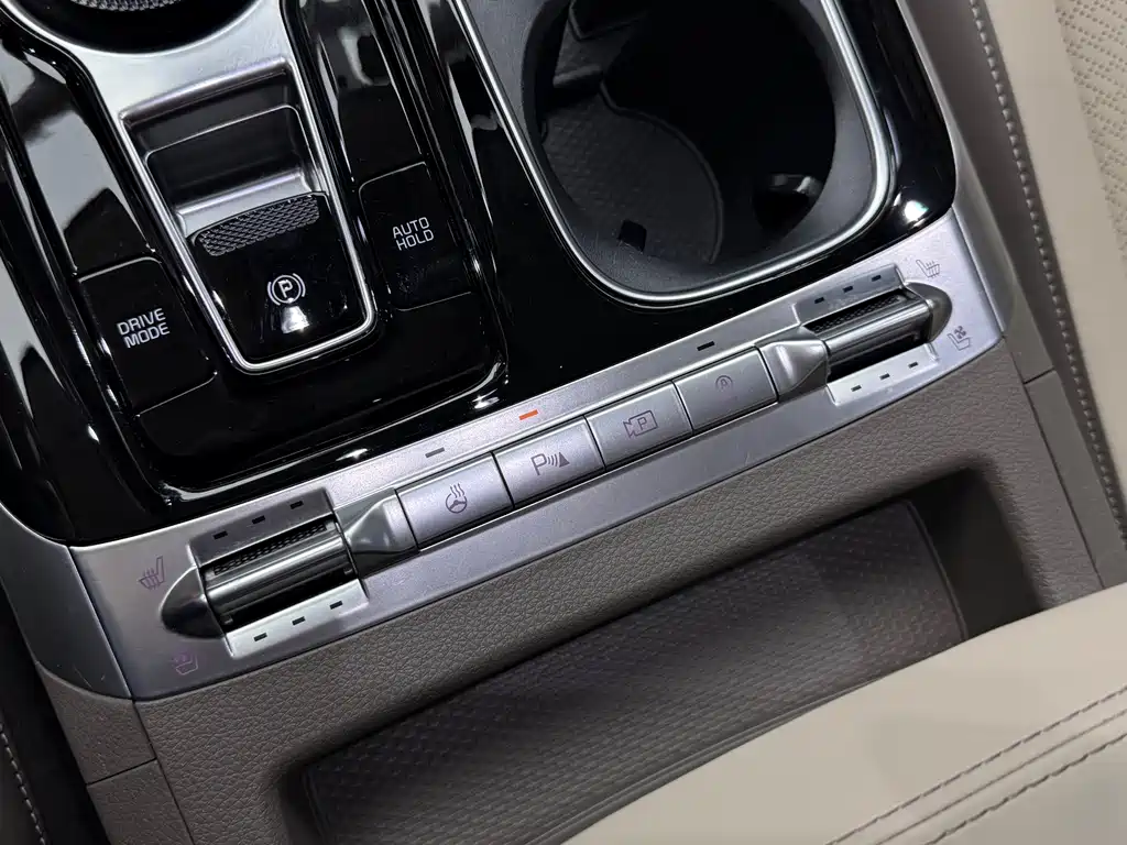 Kia Carnival 2022 — фото 15