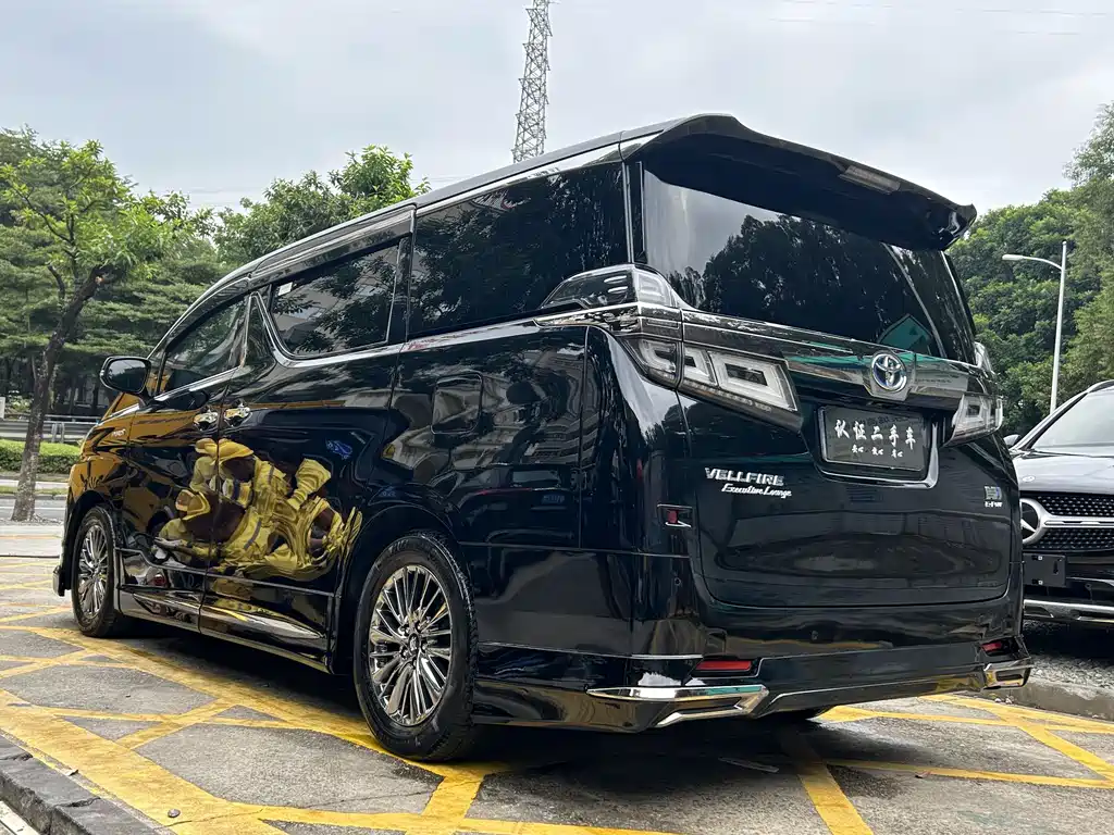 Toyota Vellfire 2021 — фото 5