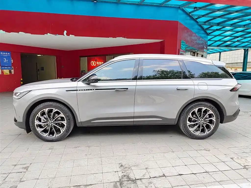 Lincoln Nautilus 2023