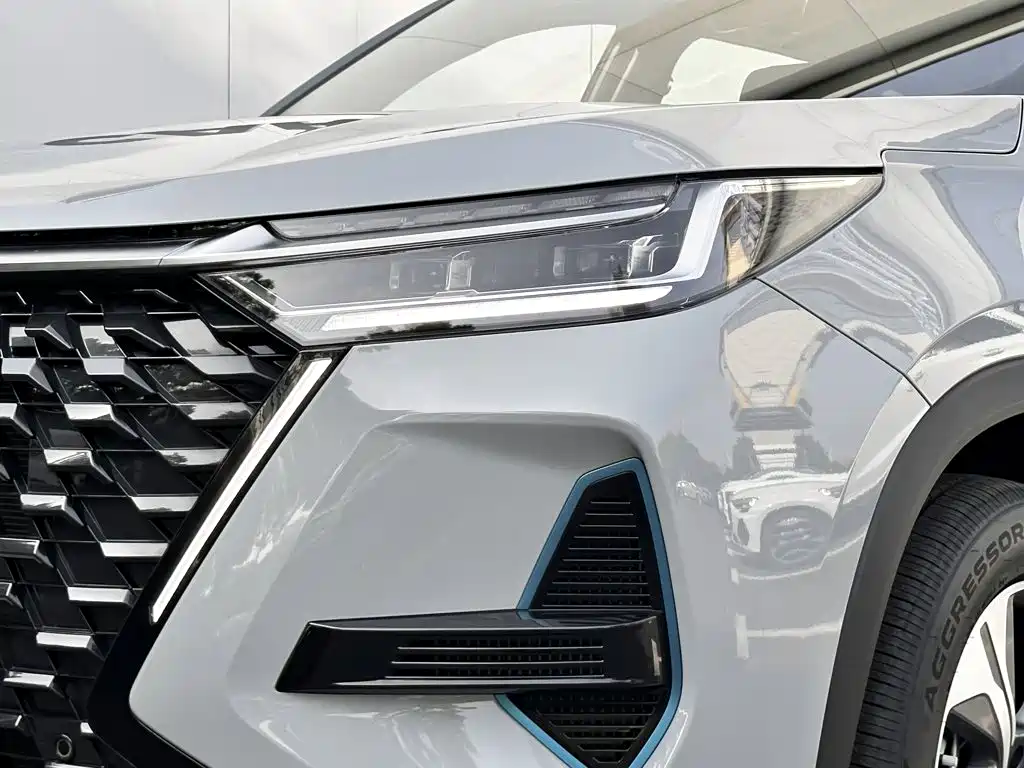 Chery Tiggo 8 PRO New Energy 2025 — фото 17