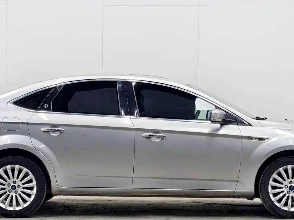 Ford Mondeo Zhisheng 2013 — фото 8