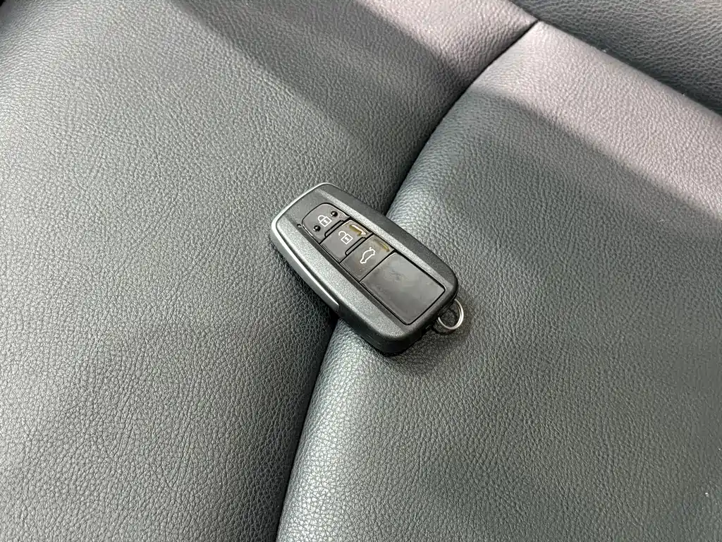 Toyota Corolla 2021 — фото 11