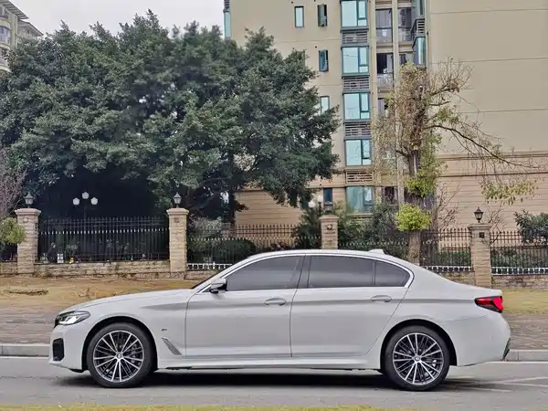 BMW 5 Series 2023