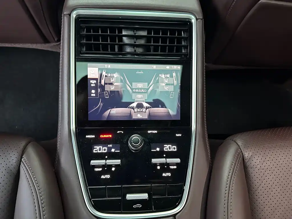 Porsche Panamera 2017 — фото 14