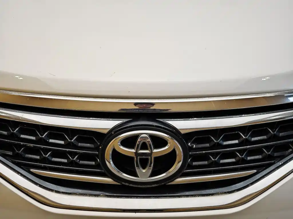 Toyota Reiz 2015 — фото 3