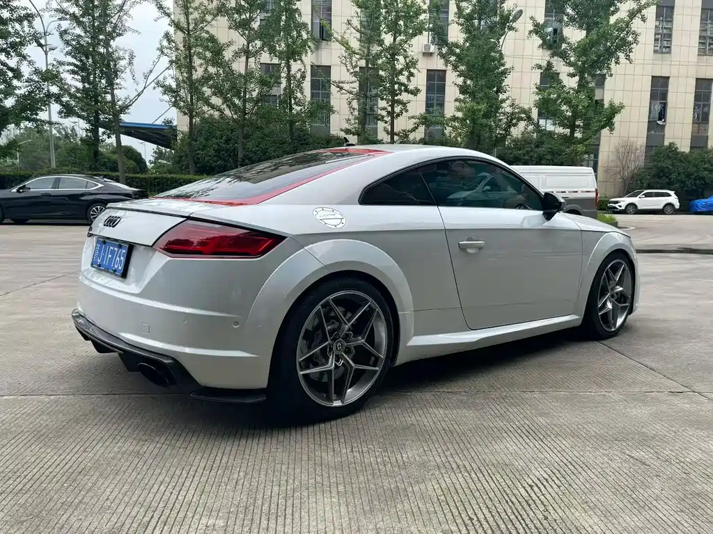 Audi TT 2016 — фото 9