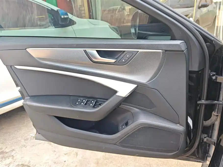 Audi A6L 2020