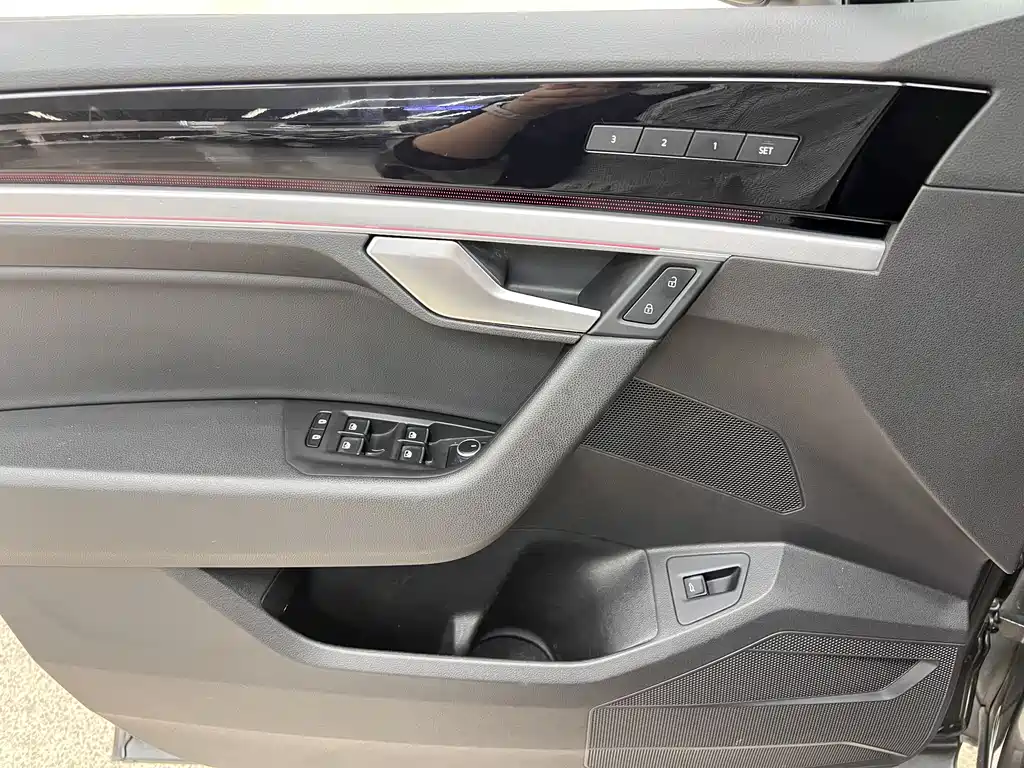 Volkswagen Touareg 2020 — фото 14