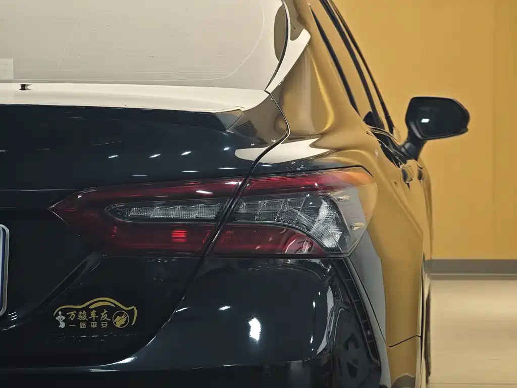 Toyota Camry 2022 — фото 27