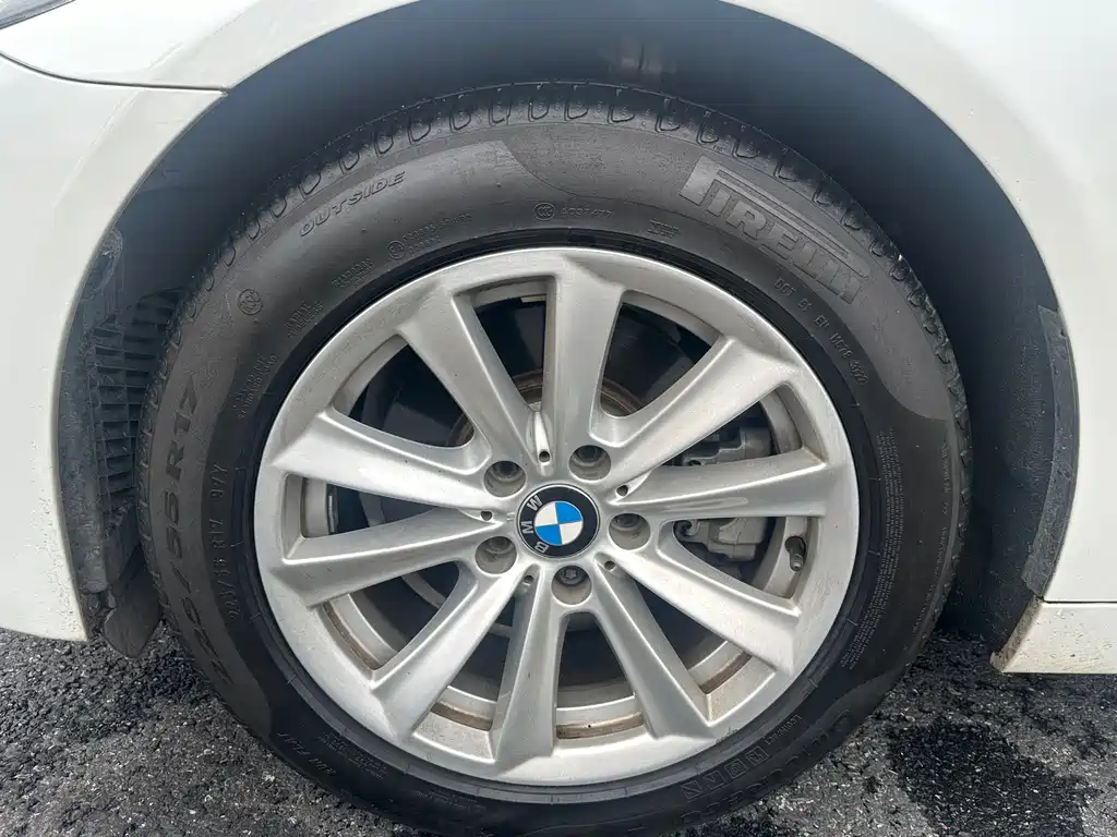 BMW 5 Series 2017 — фото 16