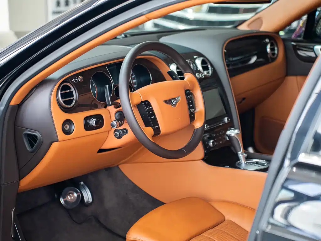 Bentley Flying Spur 2012 — фото 15
