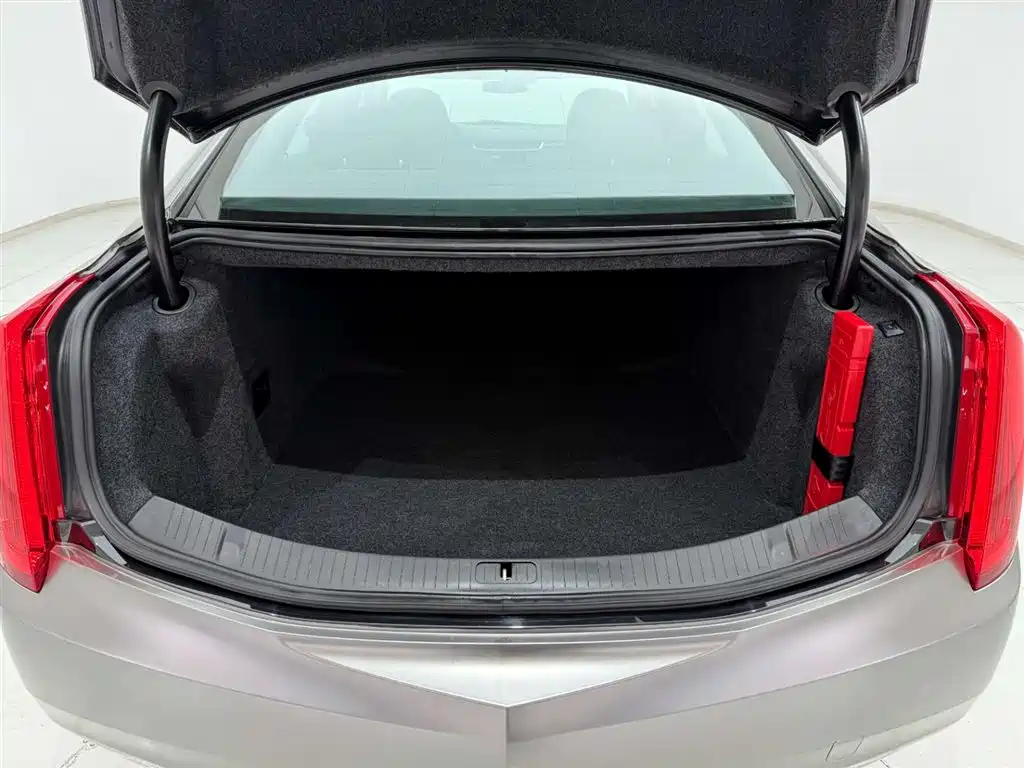 Cadillac XTS 2015 — фото 14