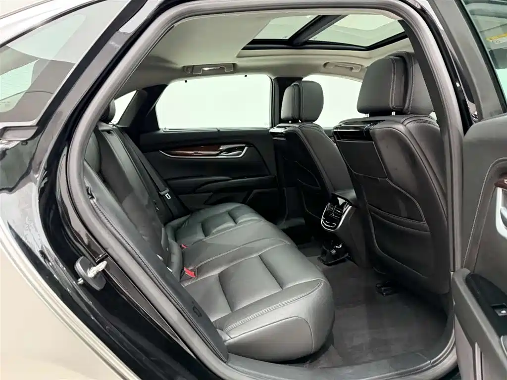 Cadillac XTS 2015 — фото 20