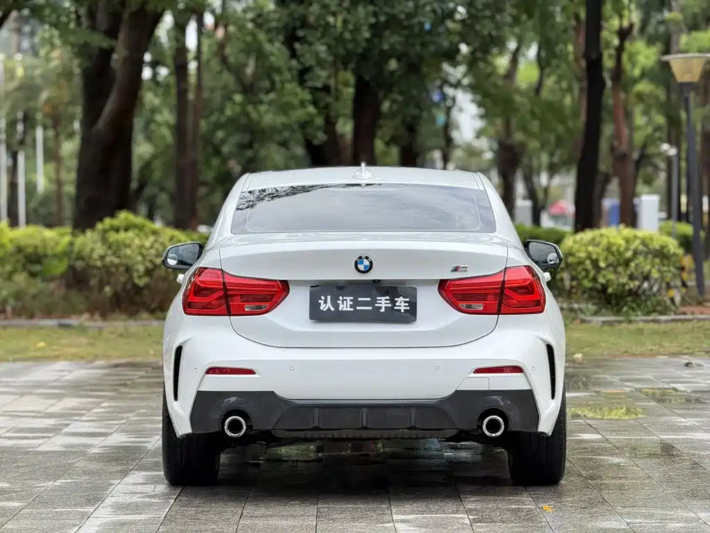 BMW 1 Series 2019 — фото 20