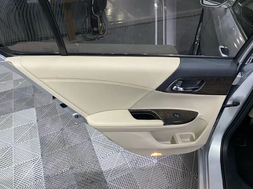 Honda Accord 2014 — фото 12