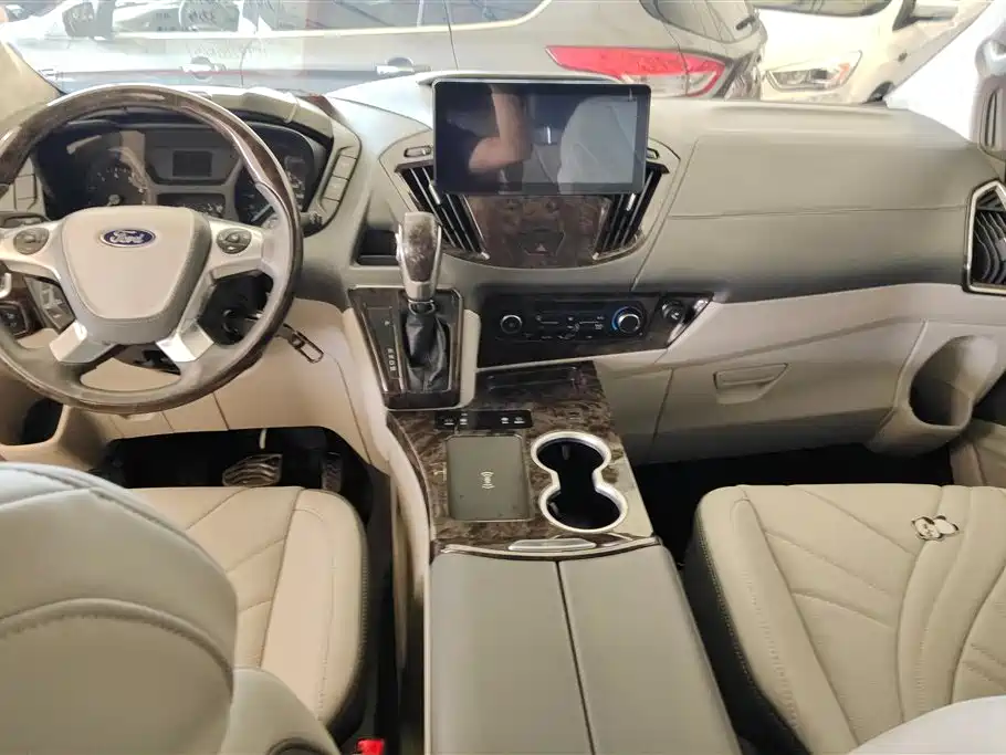 Ford Tourneo 2023 — фото 12