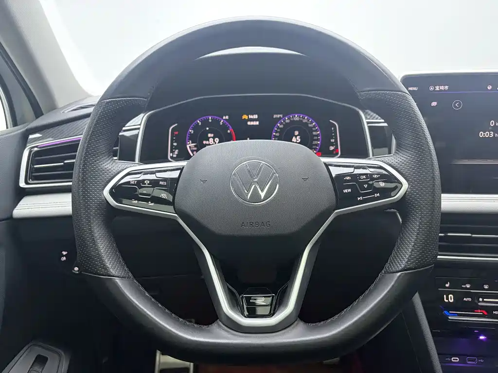 Volkswagen Tiguan L 2023 — фото 16