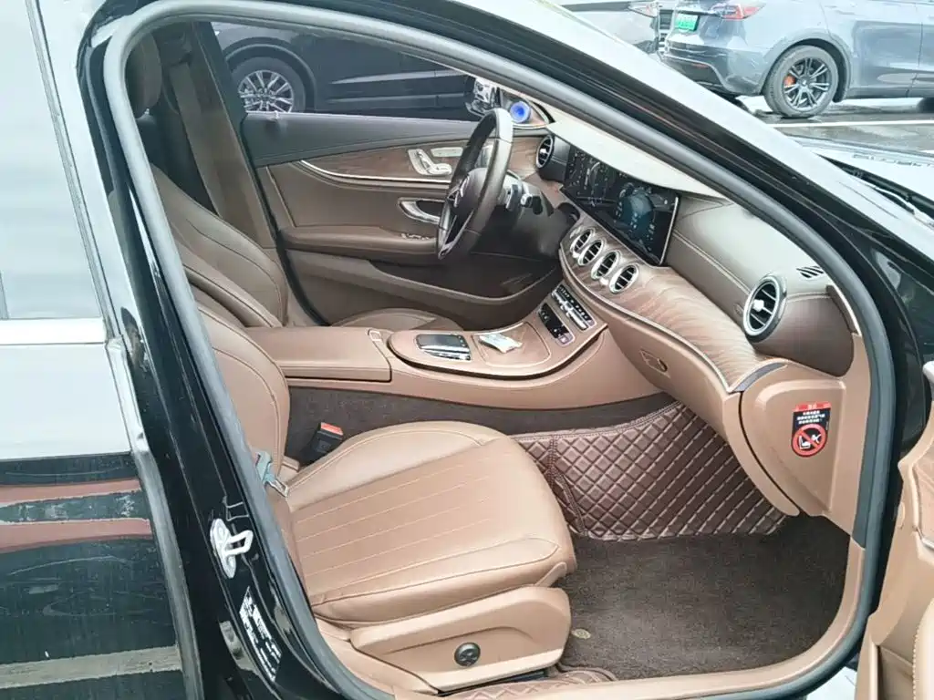 Mercedes-Benz E-Class 2023 — фото 25