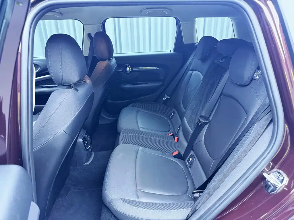 MINI Clubman 2017 — фото 17