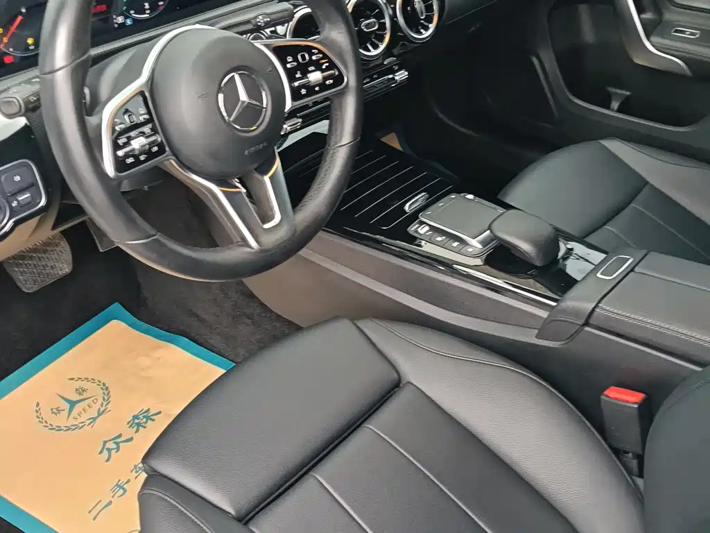 Mercedes-Benz A-Class 2023 — фото 7