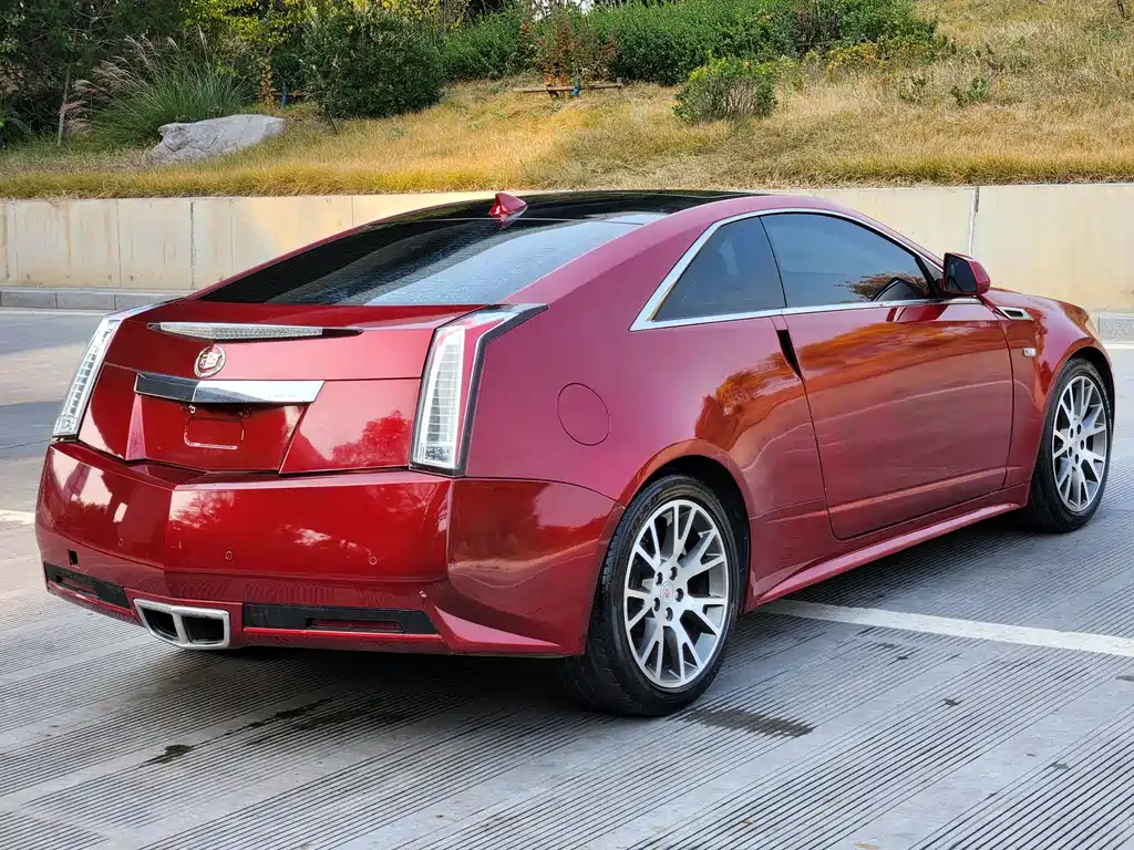 Cadillac CTS 2012 — фото 4