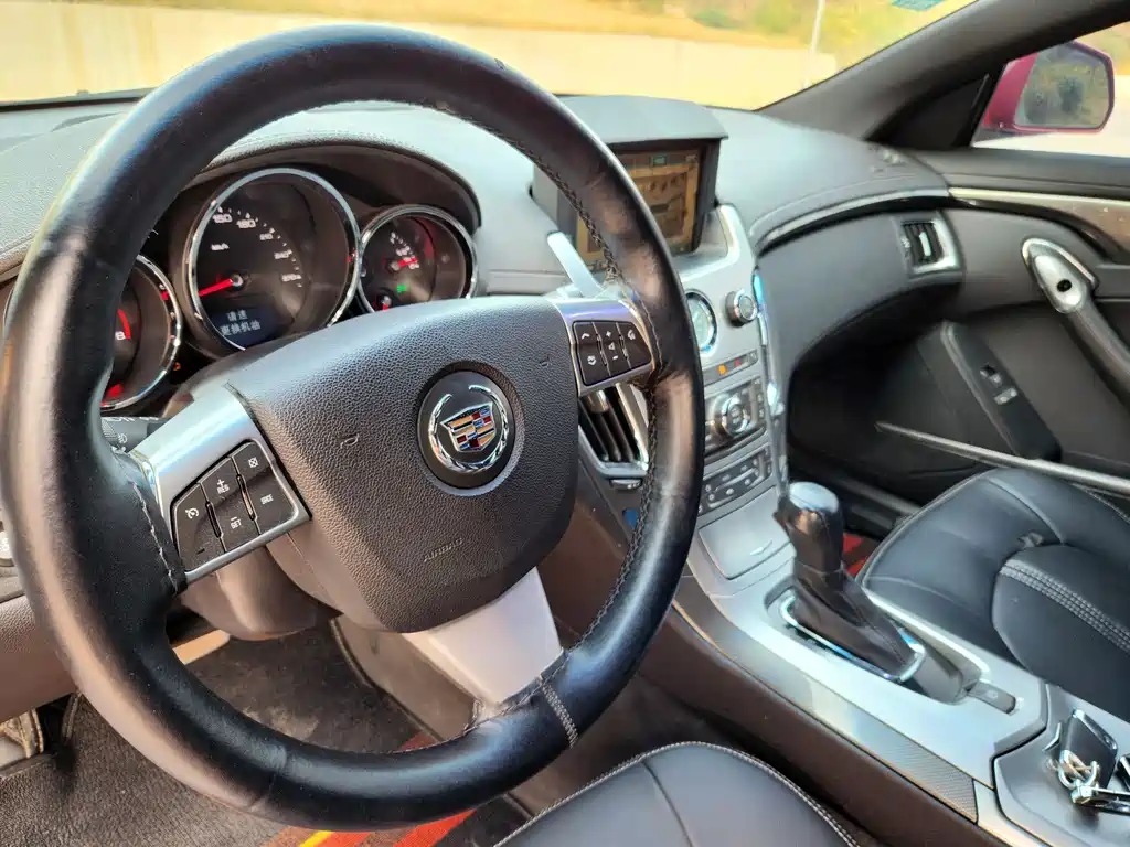 Cadillac CTS 2012 — фото 10