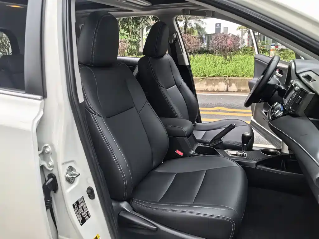 Toyota RAV4 2014 — фото 29