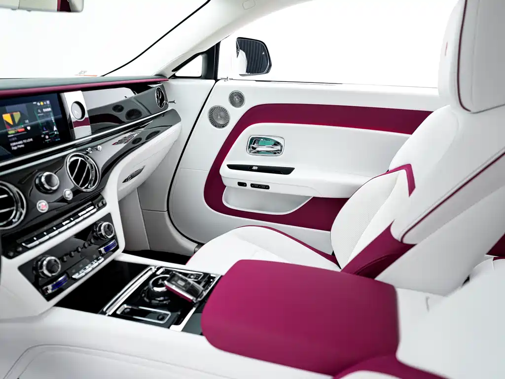 Rolls-Royce Phantom 2025 — фото 24