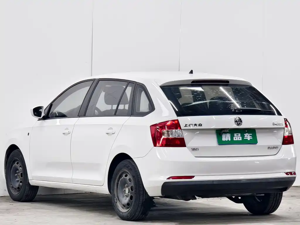 Skoda Rapid Spaceback 2015