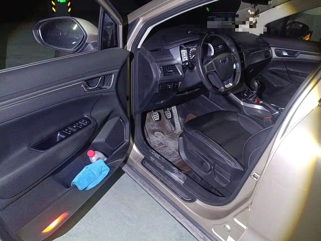 Geely Emgrand GS 2016 — фото 14