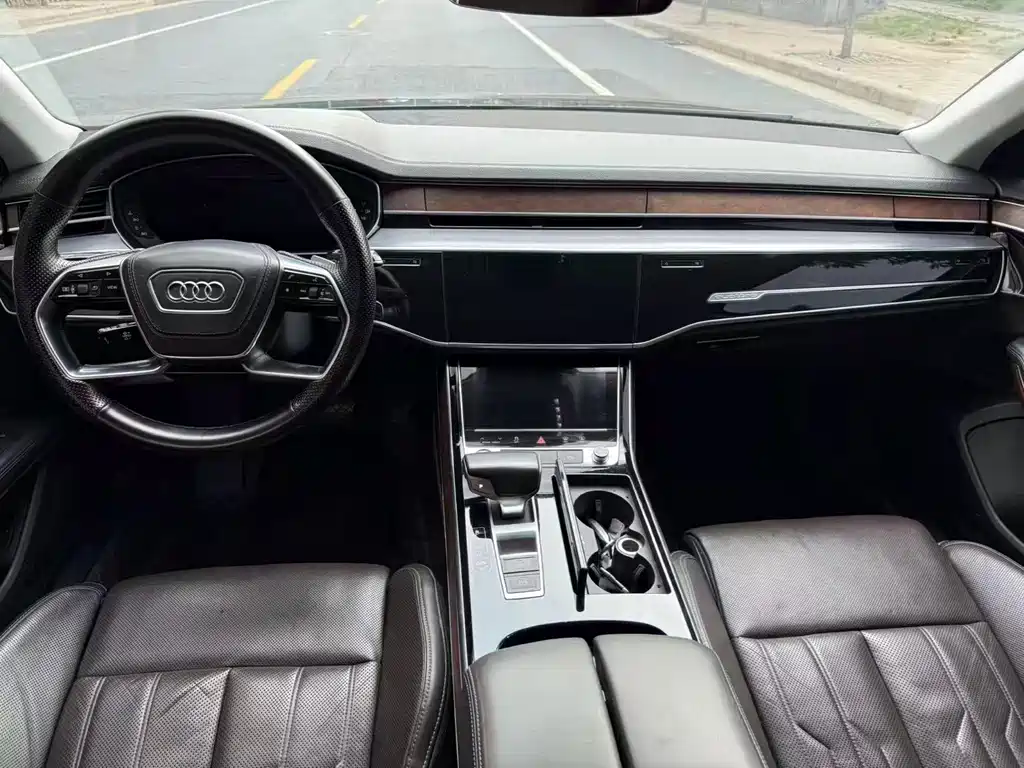 Audi A8 2018 — фото 5