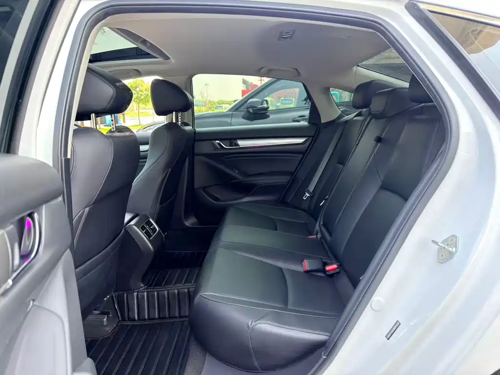 Honda Accord 2021 — фото 13