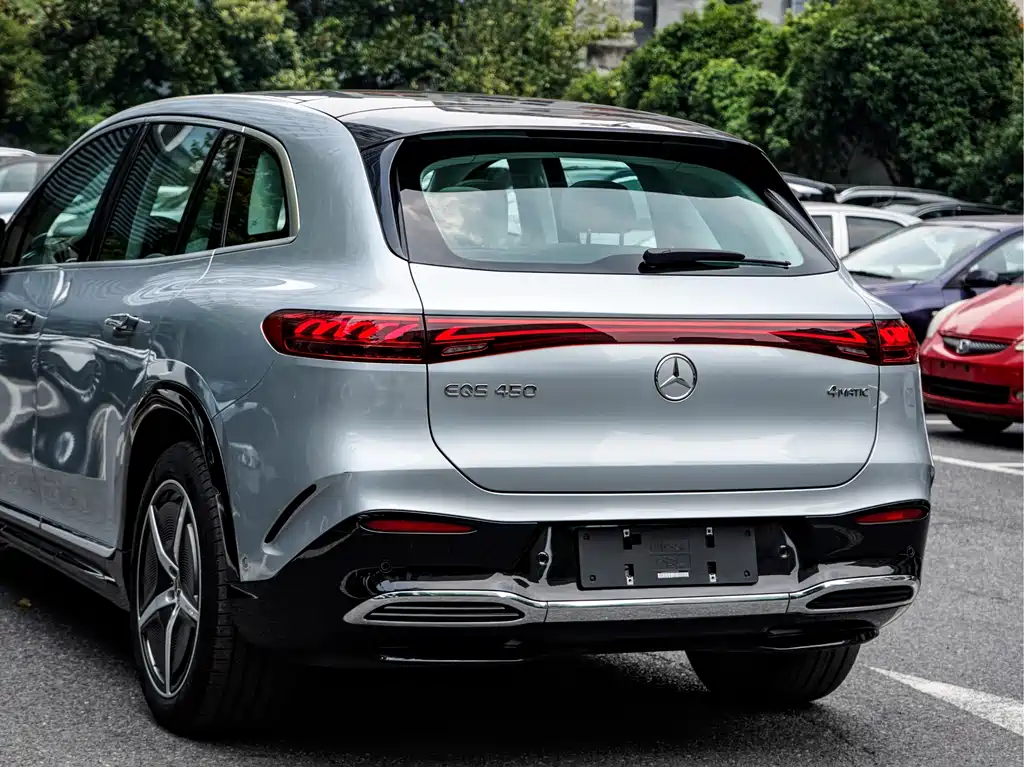 Mercedes-Benz EQS SUV 2023 — фото 6
