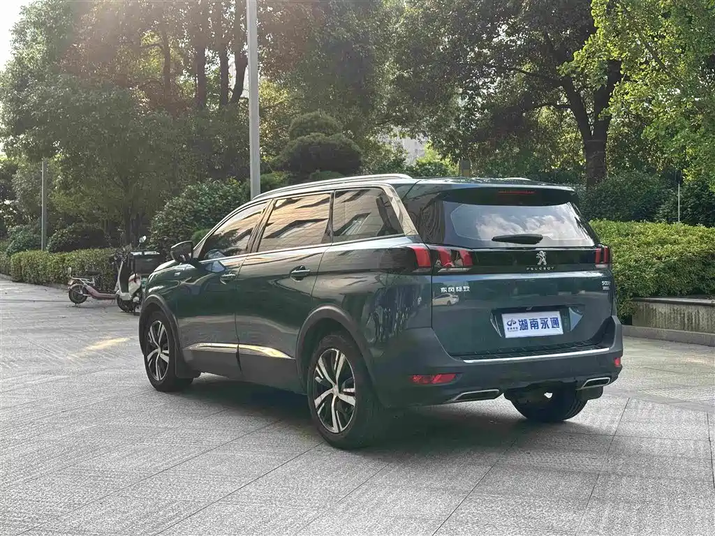 Peugeot 5008 2018 — фото 12