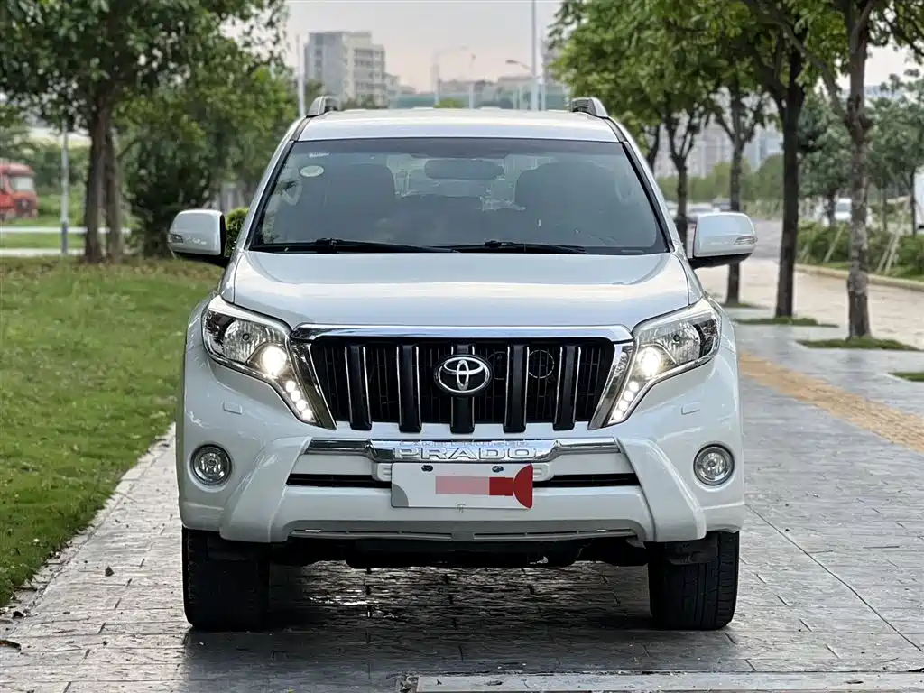 Toyota Prado 2015 — фото 2