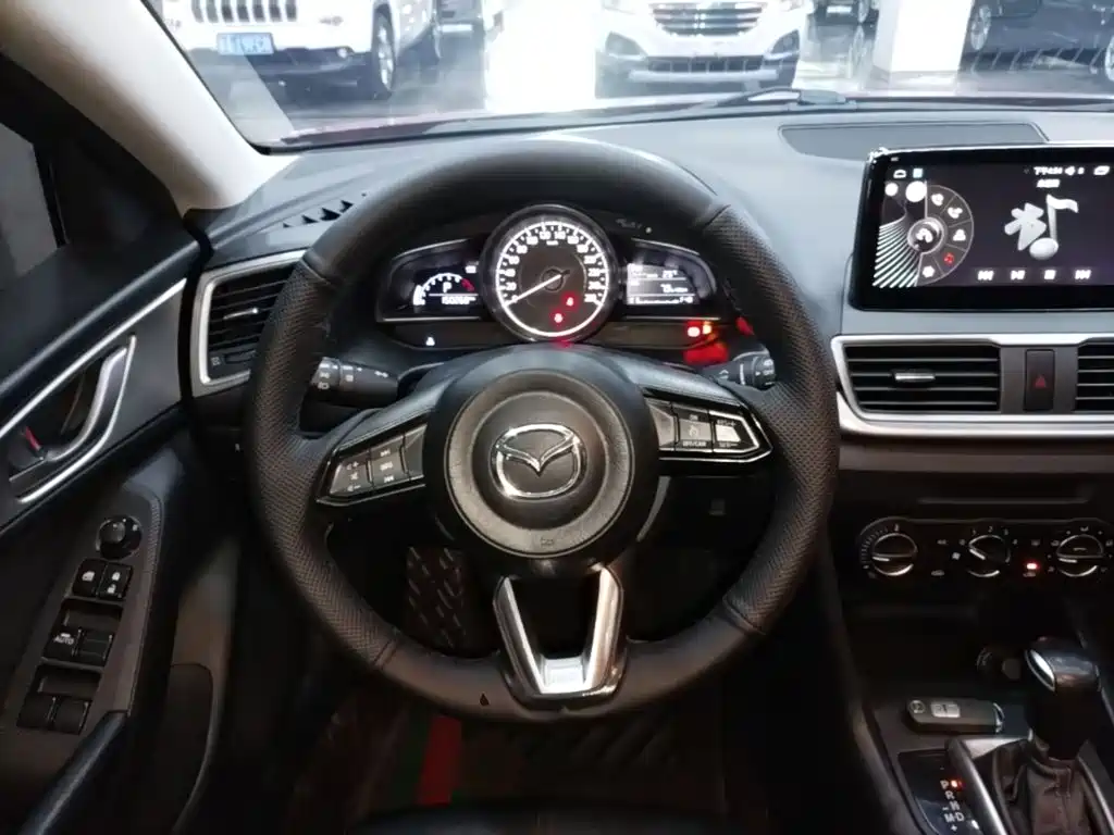 Mazda 3 Angkesela 2018 — фото 11