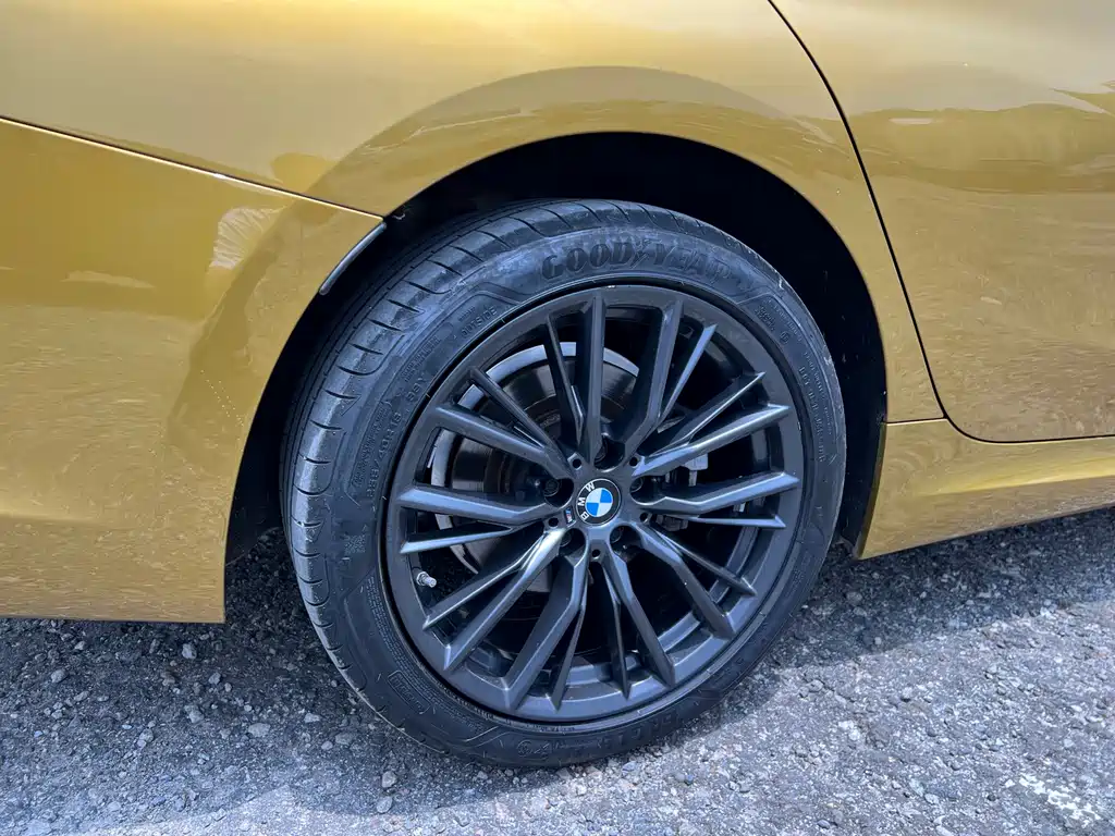 BMW 3 Series 2019 — фото 15