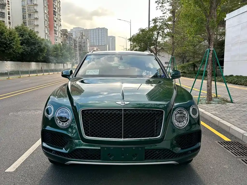 Bentley Bentayga 2018 — фото 3
