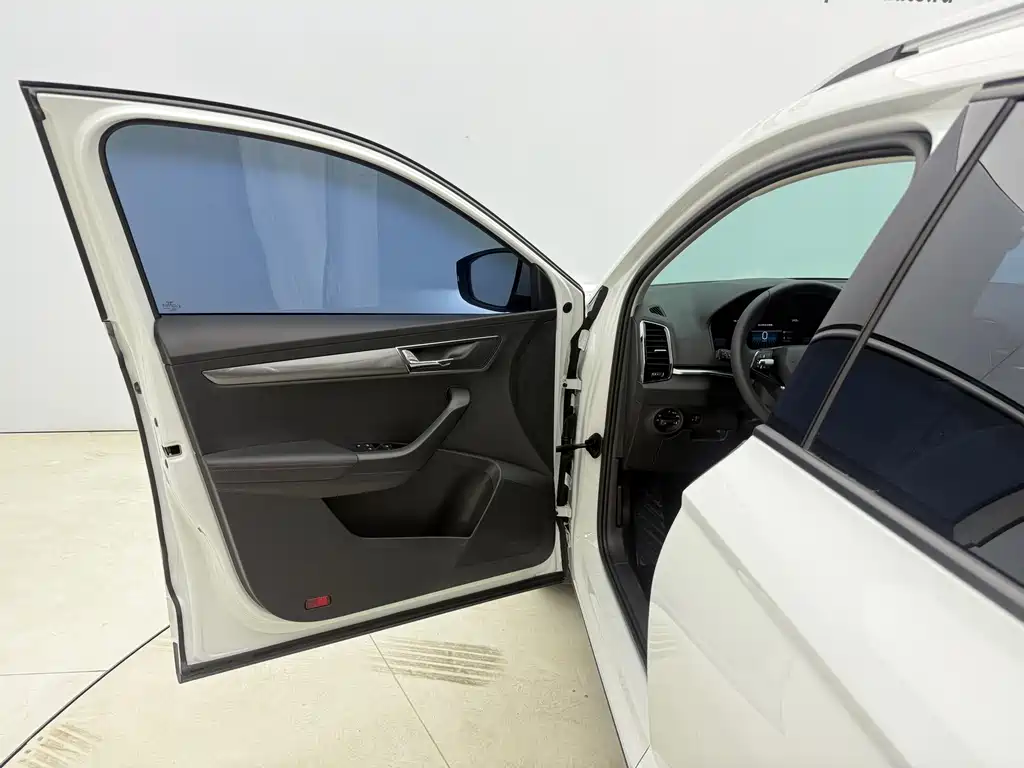 Skoda Karoq 2023 — фото 8