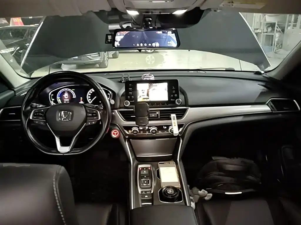 Honda Accord 2020 — фото 10