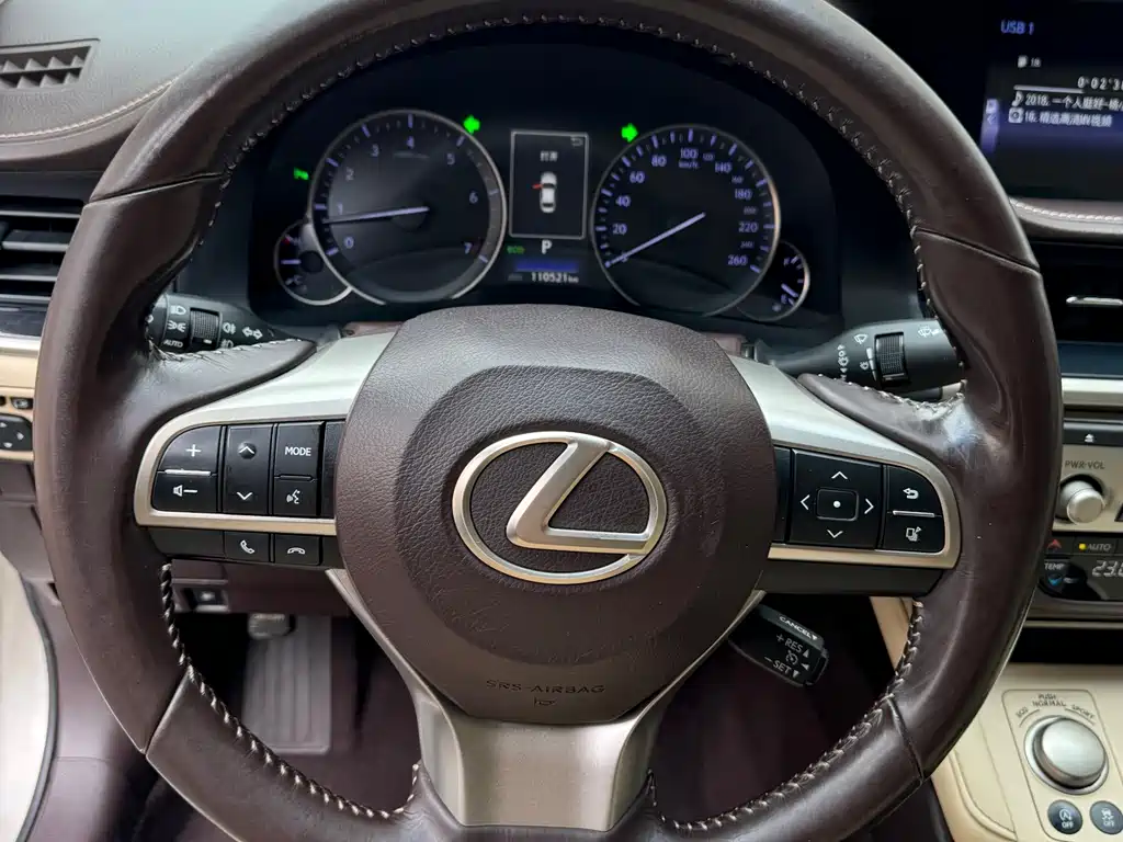 Lexus ES 2017 — фото 7